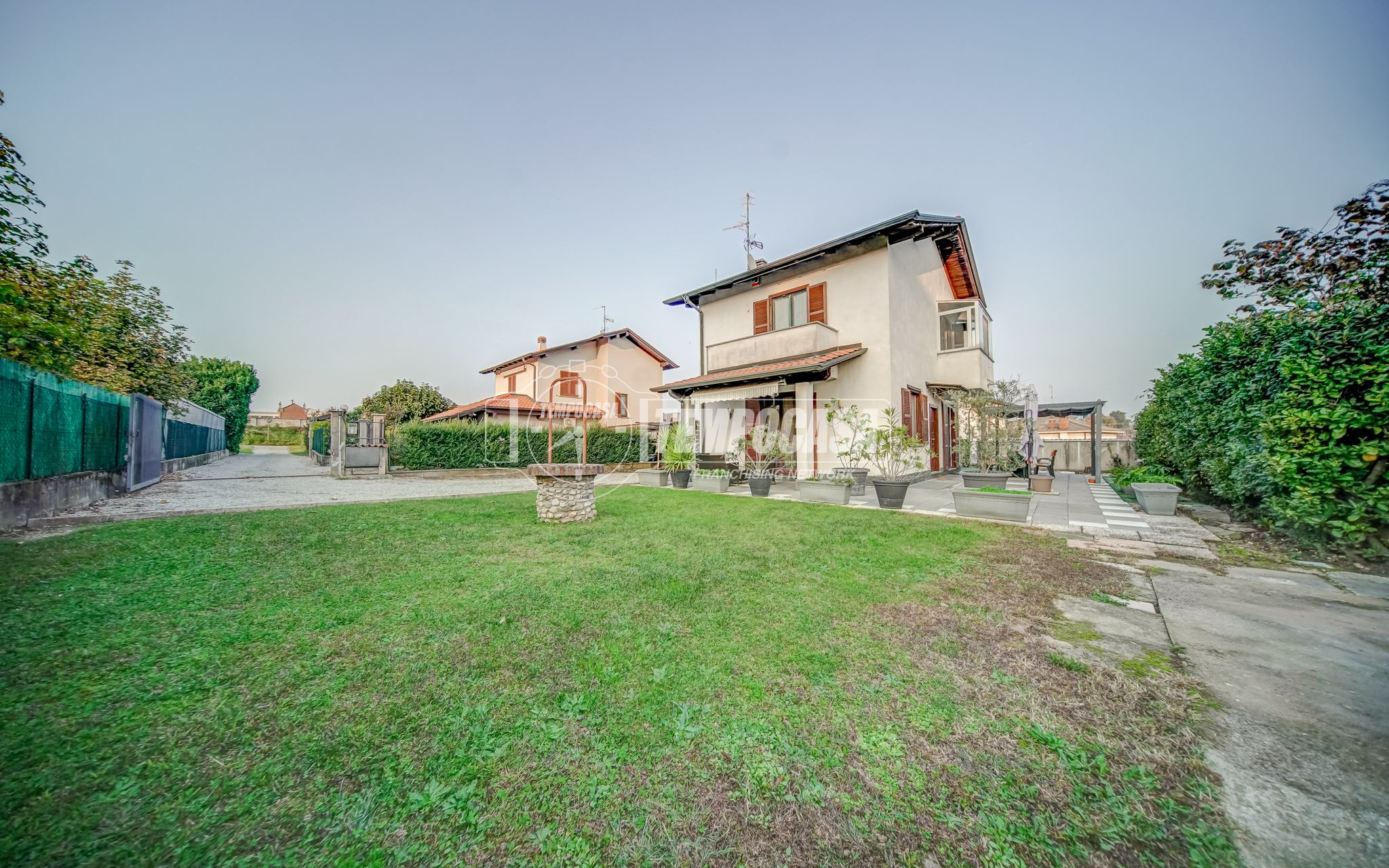 Villa unifamiliare in Vendita a Morazzone | Euro 299.000 | Mq 100 ...
