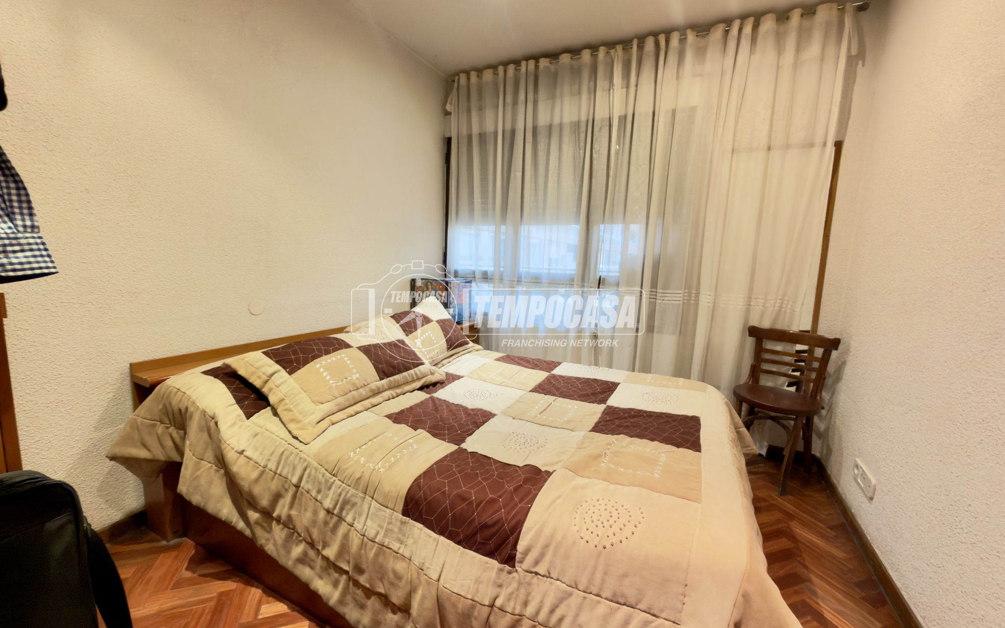 Cuatro habitaciones en Venta a Madrid