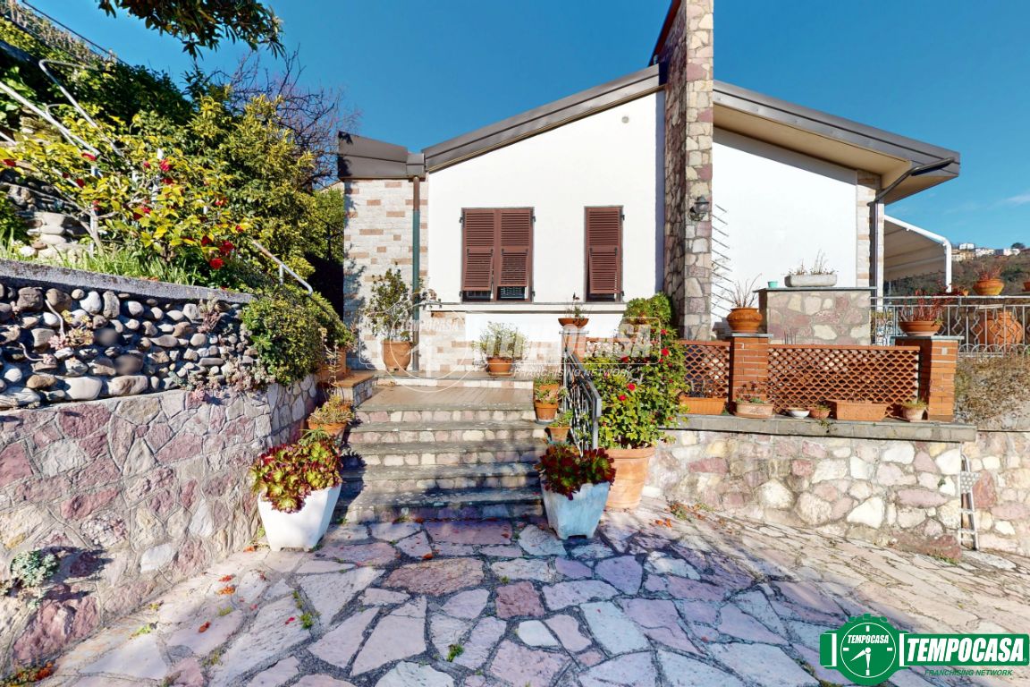 Villa unifamiliare in Vendita a La Spezia | Euro 474.000 | Mq 220 ...