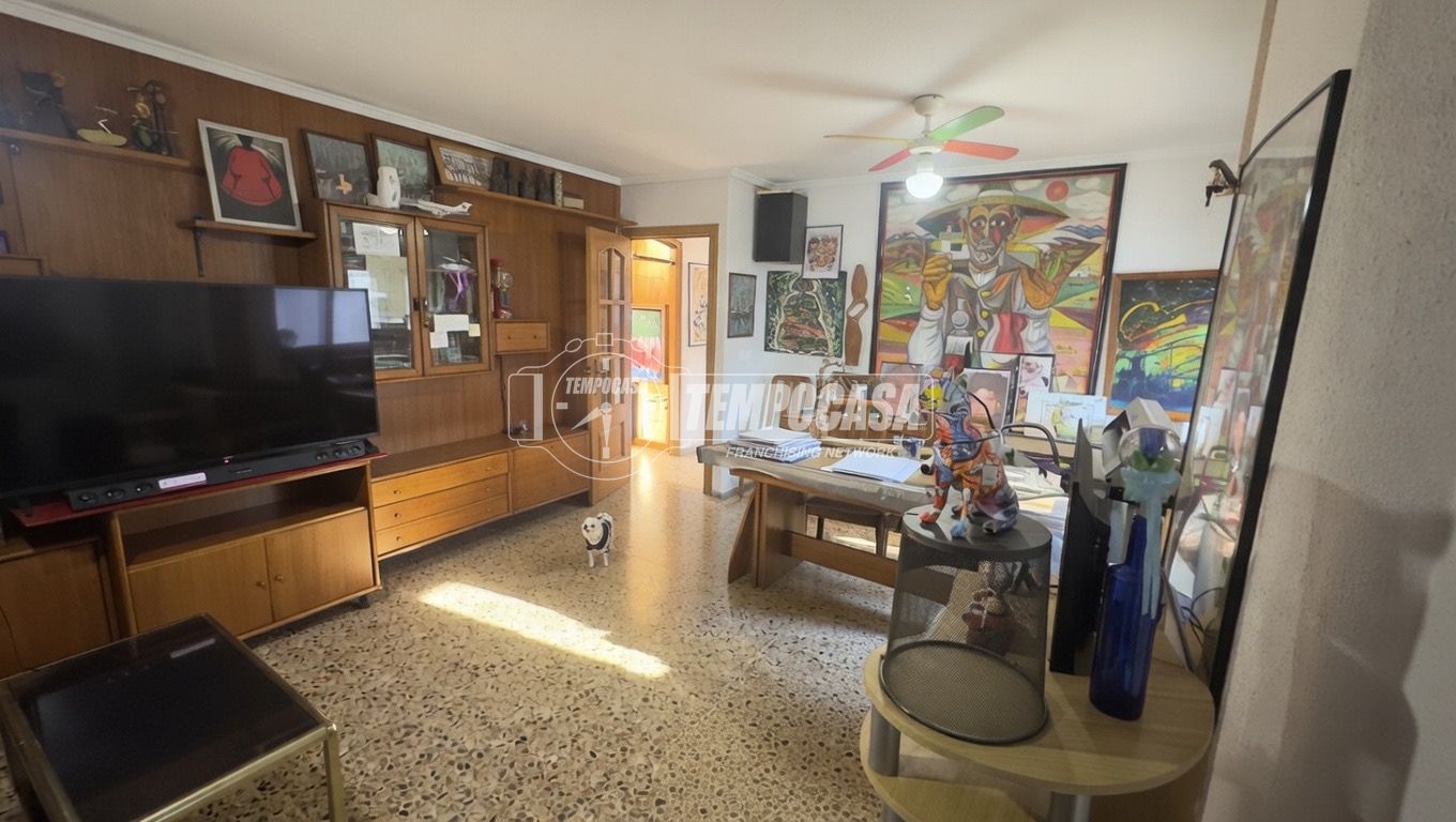 Tres habitaciones en Venta a València