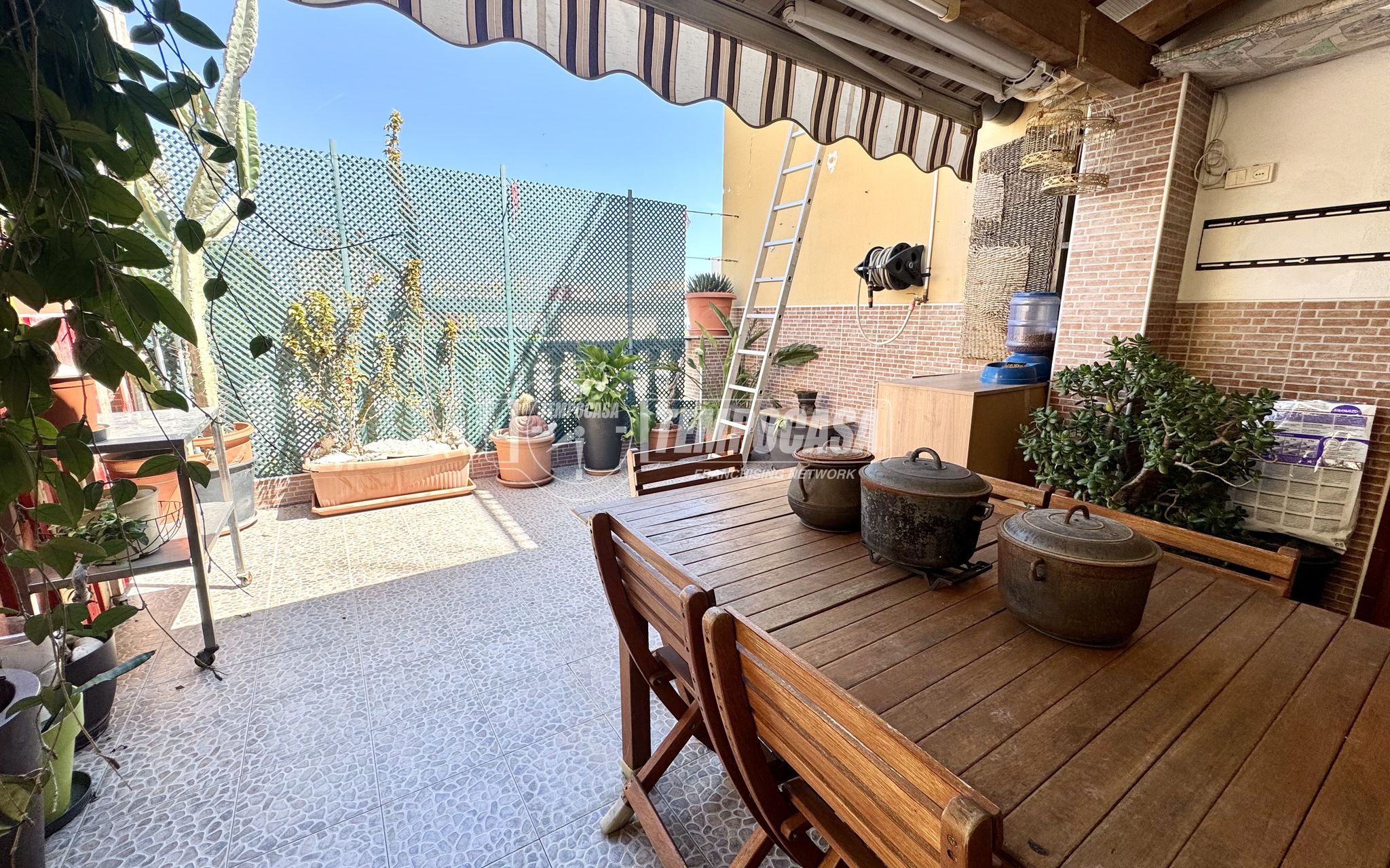 Cuatro habitaciones en Venta a Sueca