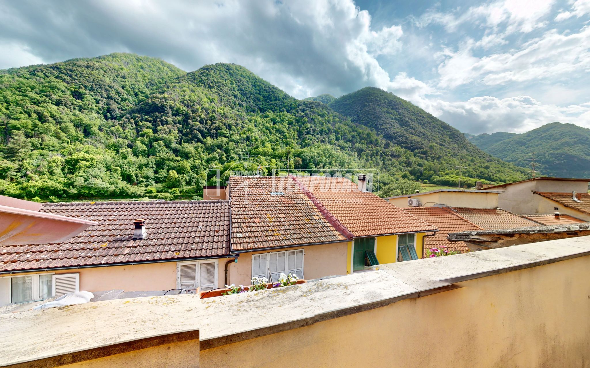 Terratetto - terracielo in Vendita a Ranzo | Euro 169.000 | Mq 220 ...