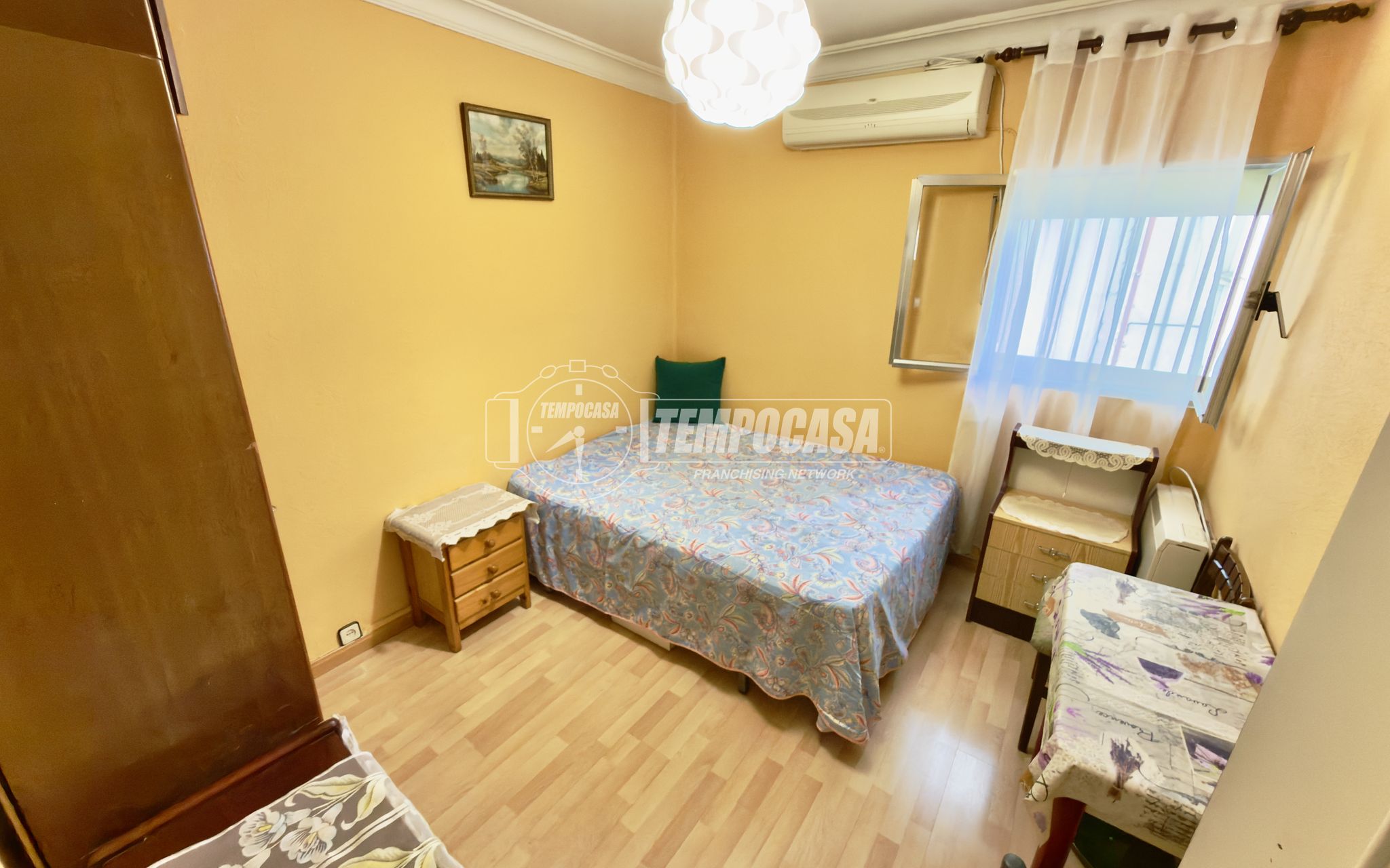 Tres habitaciones en Venta a Madrid